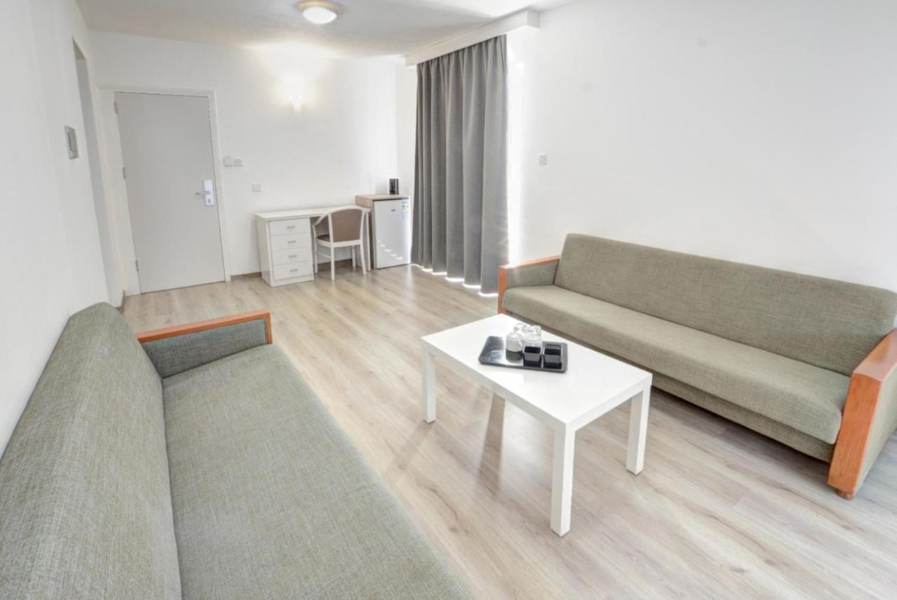 Barbara Hotel Apts Ajia Napa Zewnętrze zdjęcie